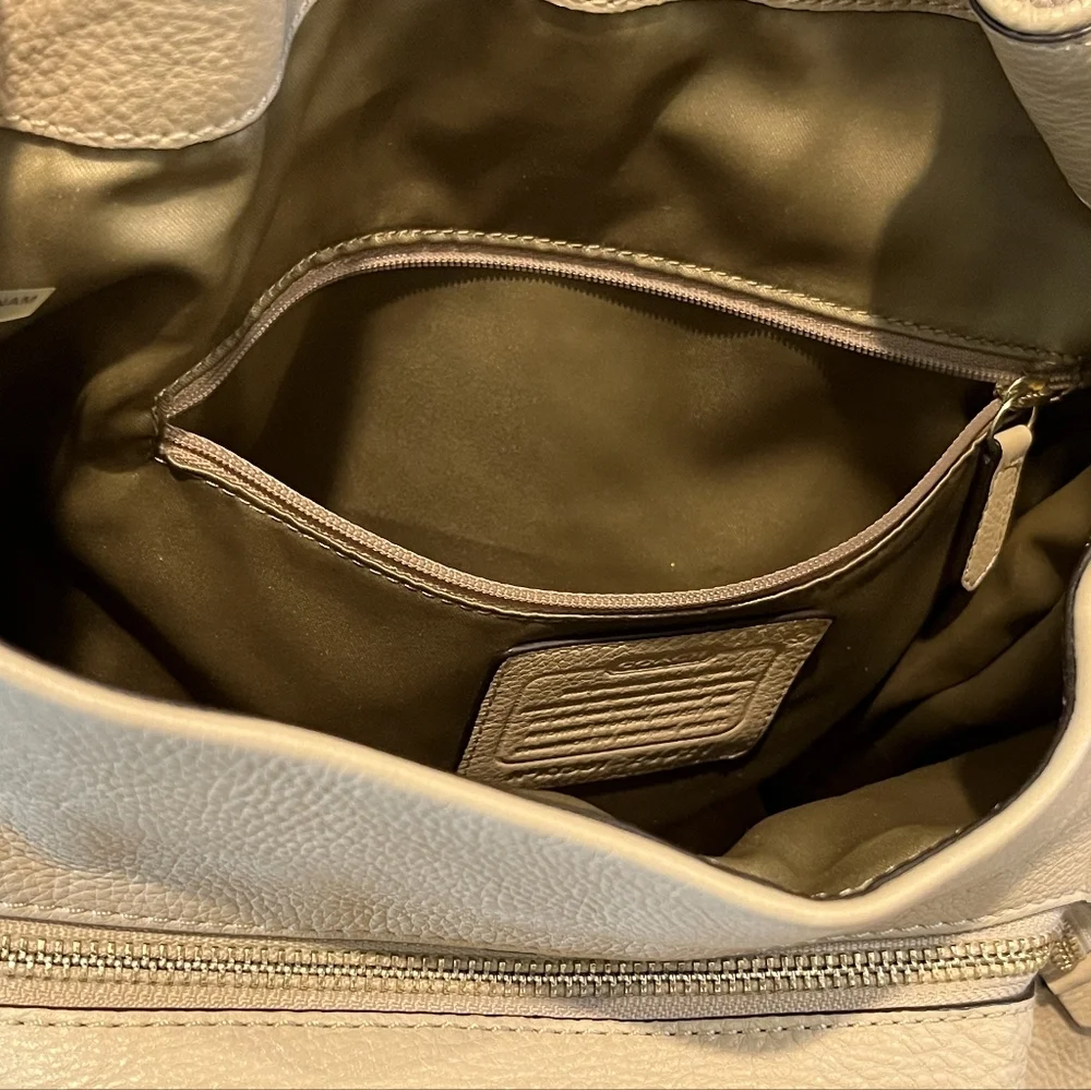 Coach Pebbled Tan Leather Madison Phoebe 3 Compartment Bag Like New Cond… - Picture 9 of 16